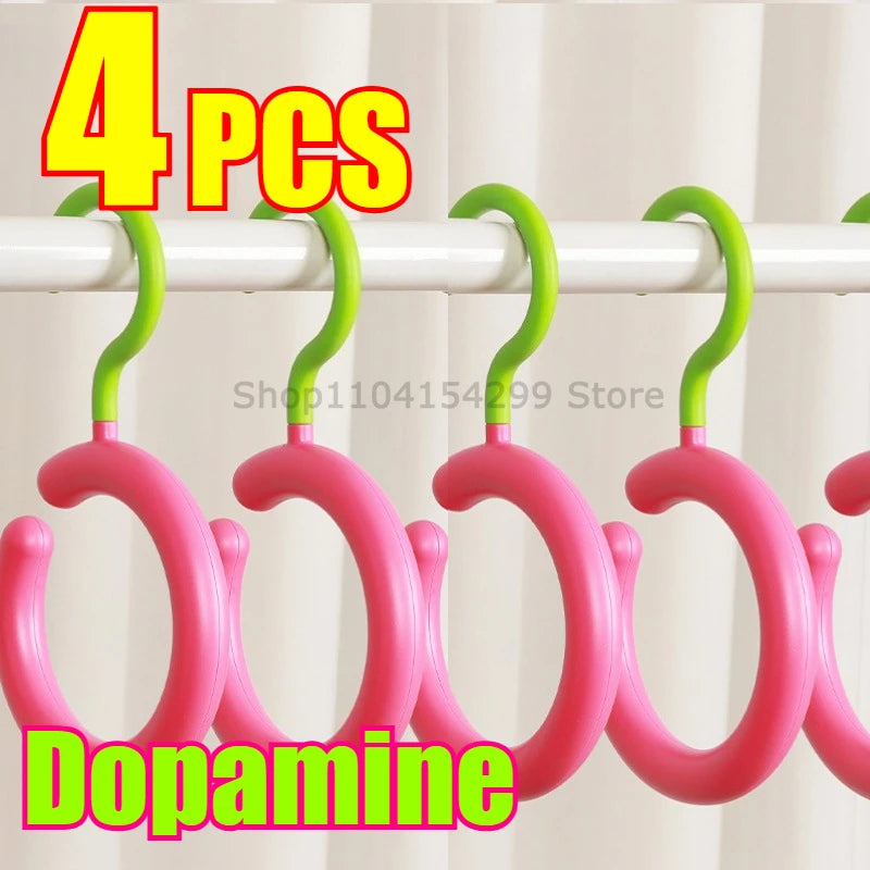 Percha organizadora para gorras y sombreros
