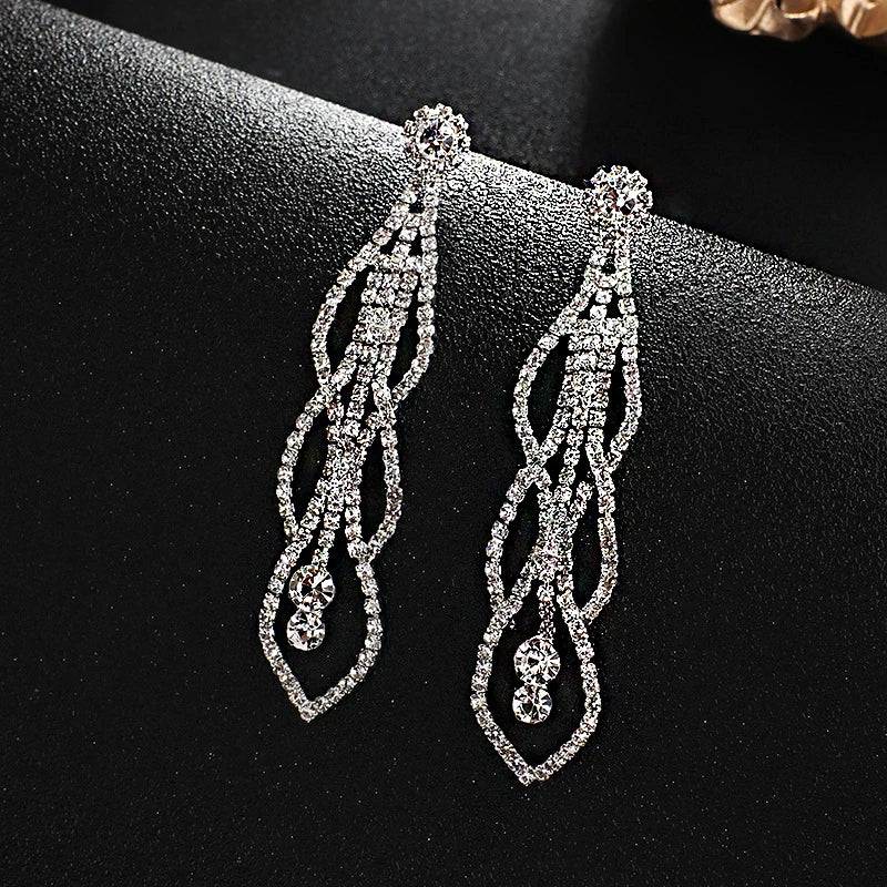 Pendientes largos de circonitas brillantes