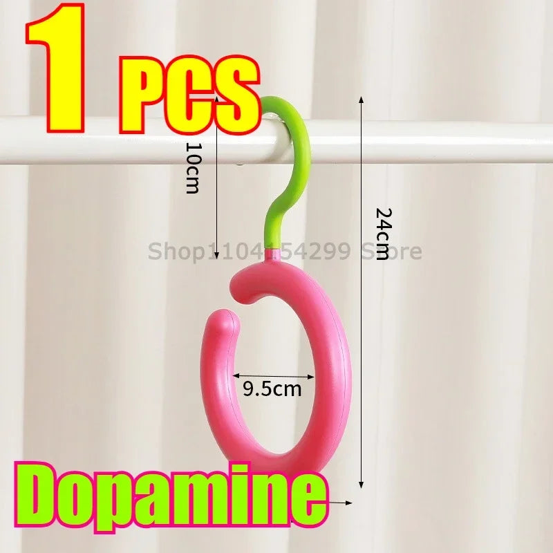 Percha organizadora para gorras y sombreros