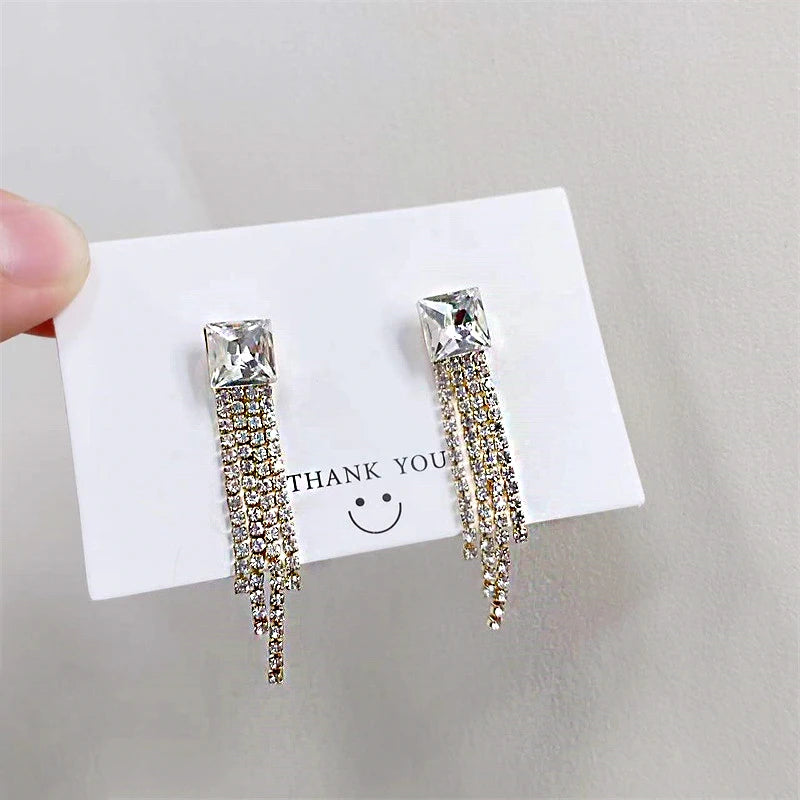 Pendientes largos de circonitas brillantes