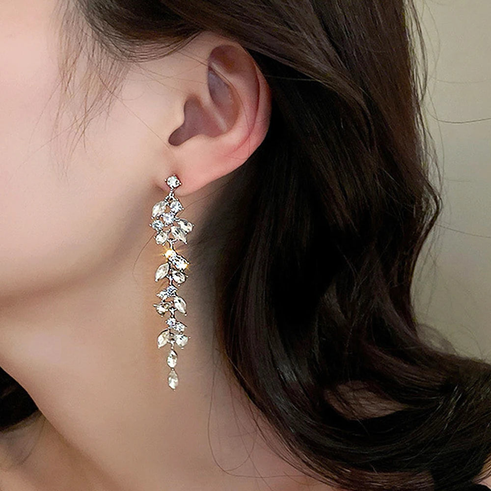 Pendientes largos de circonitas brillantes