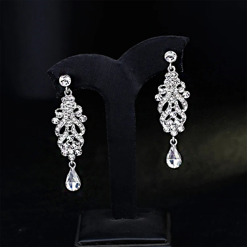 Pendientes largos de circonitas brillantes