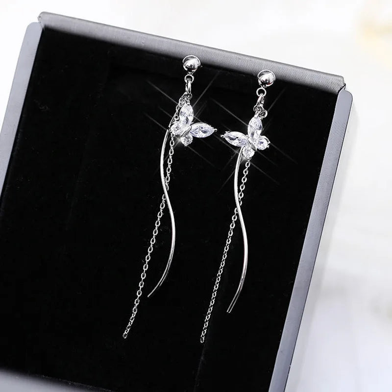 Pendientes largos de circonitas brillantes
