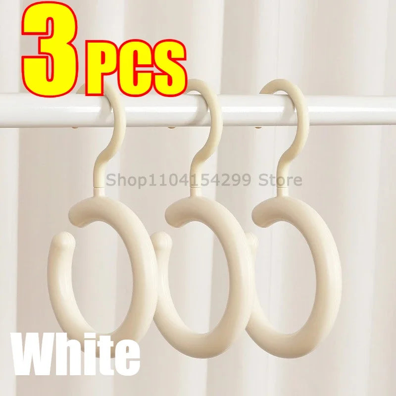 Percha organizadora para gorras y sombreros