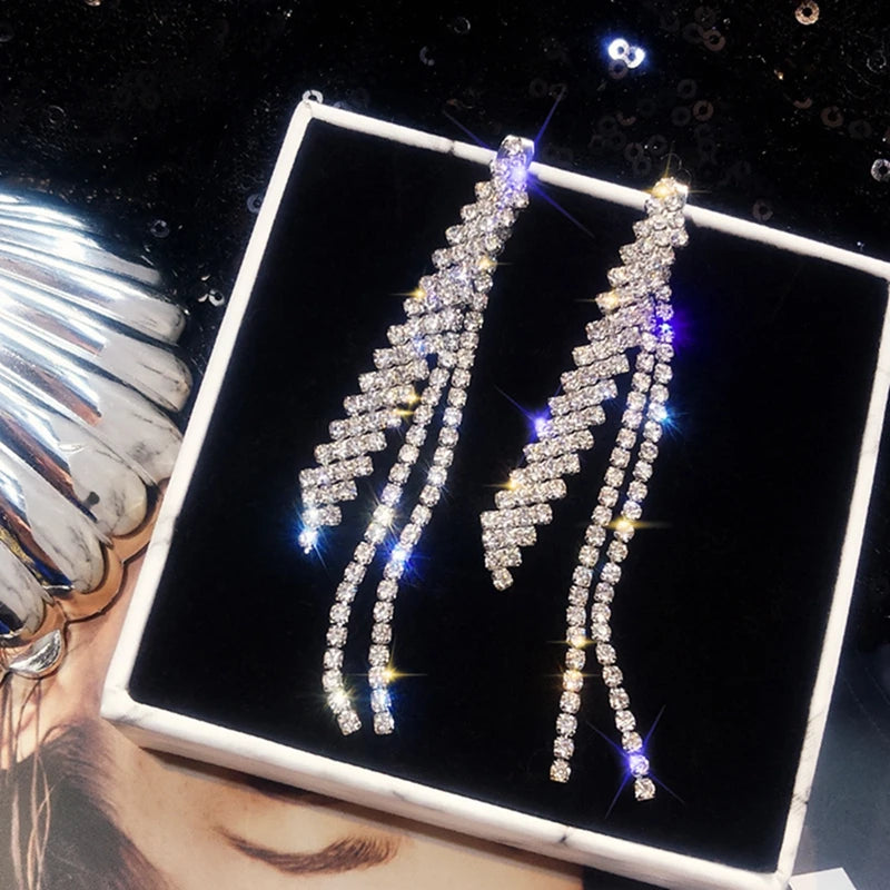Pendientes largos de circonitas brillantes