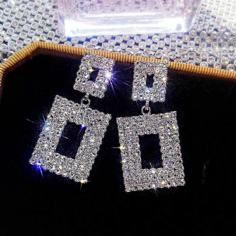 Pendientes largos de circonitas brillantes