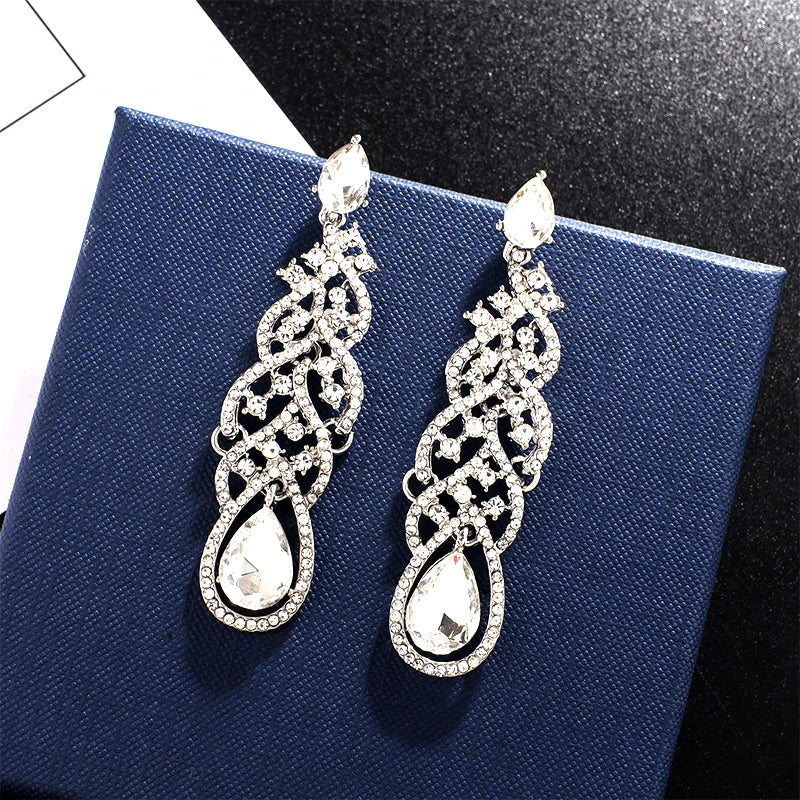 Pendientes largos de circonitas brillantes