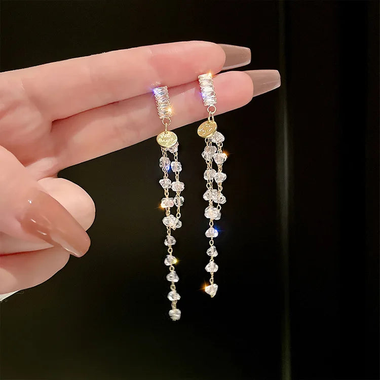 Pendientes largos de circonitas brillantes