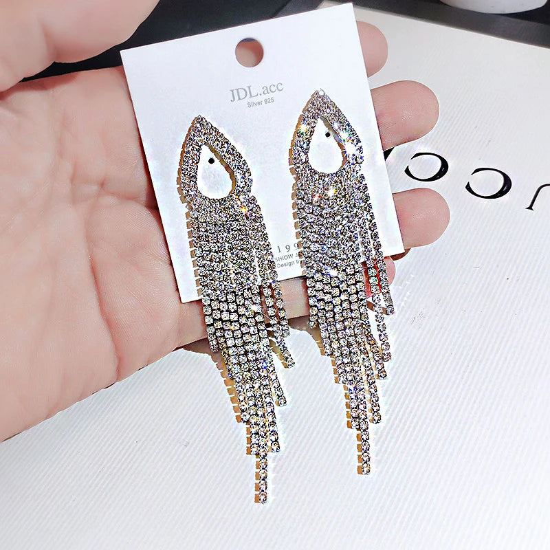 Pendientes largos de circonitas brillantes