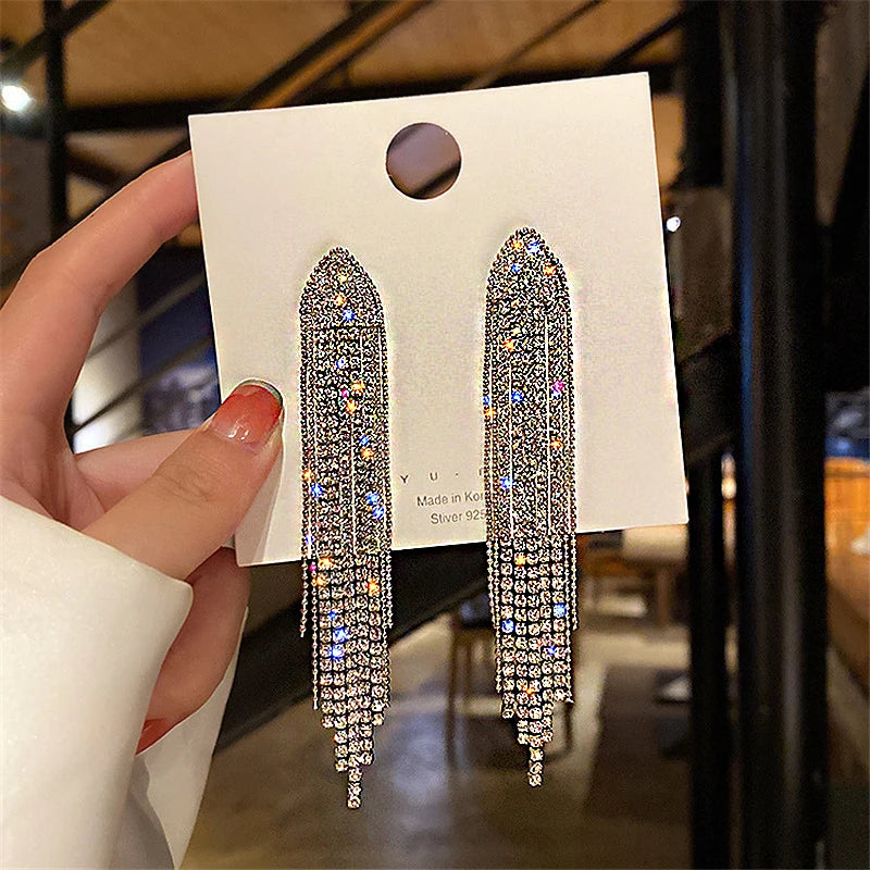Pendientes largos de circonitas brillantes